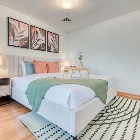 Unbeatable Rate Stylish 1Br With Balcony Near Metro By Deluxe Holiday Homes Dubaj Exteriér fotografie